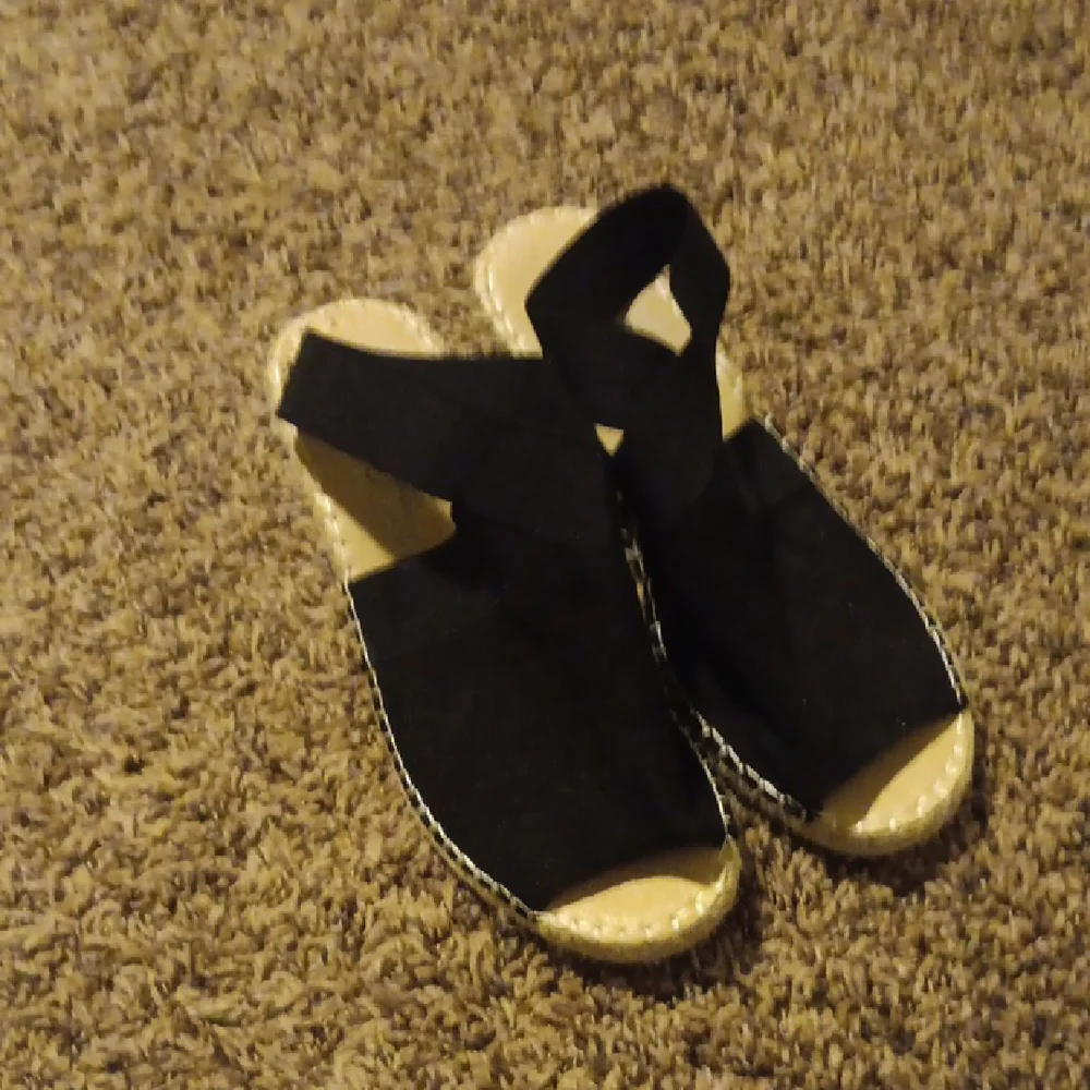 Womans Black Espadrille Sandals Size 8